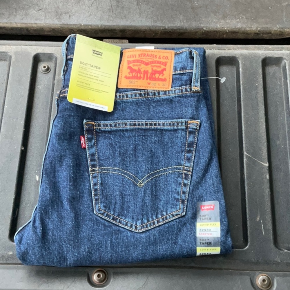 Levi's Men's Blue Jeans size 32x30 style 502